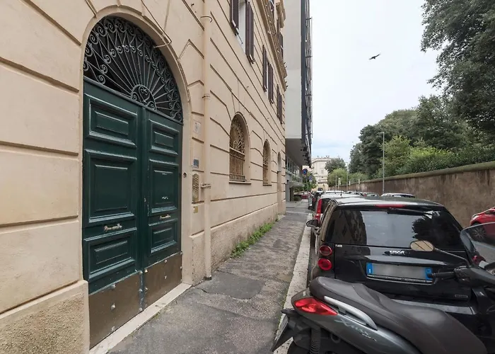 Guesthost - Ad Un Passo Da Borghese